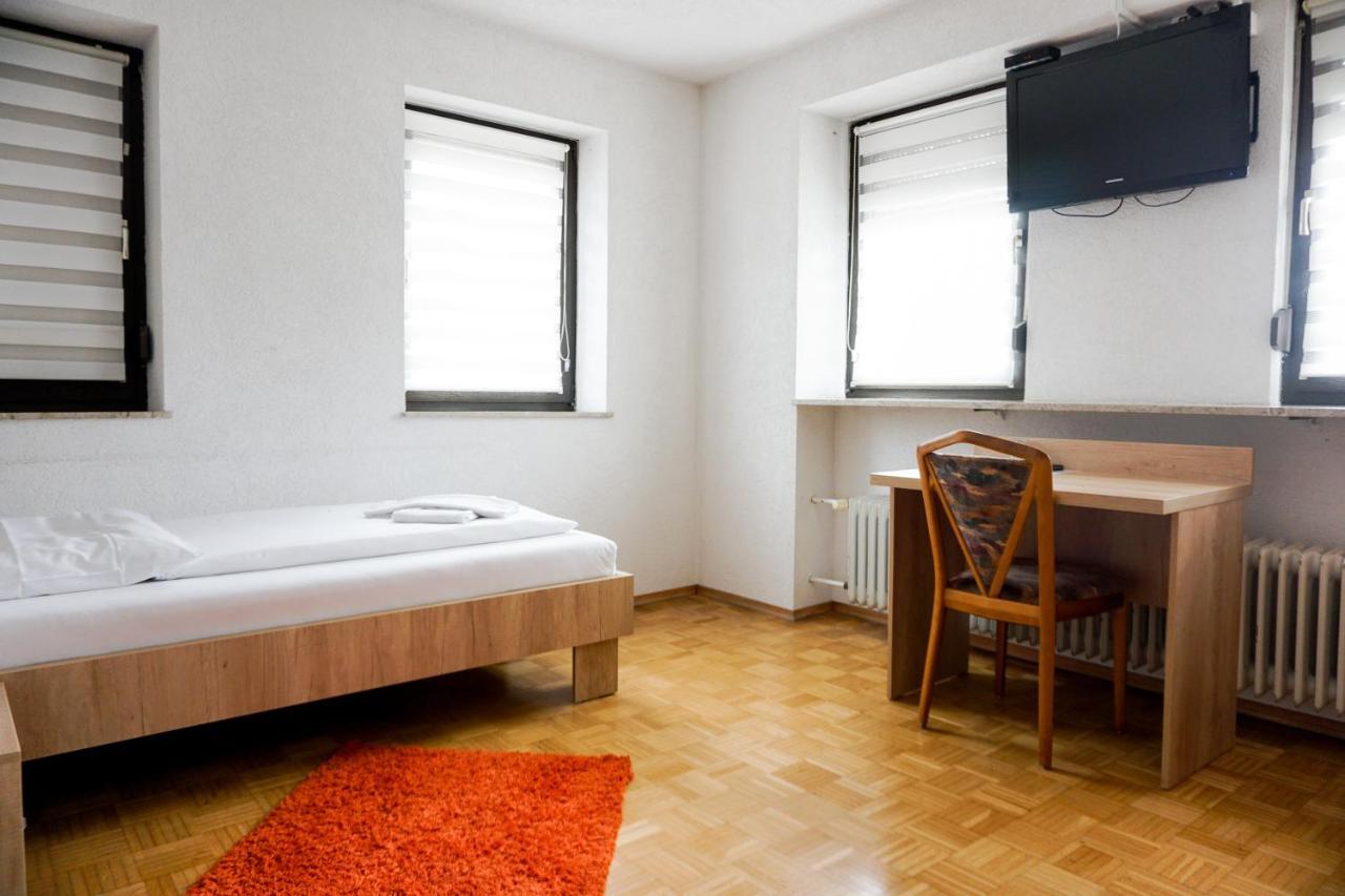 Schwäbisch Gmünd Hotel Kreuz מראה חיצוני תמונה